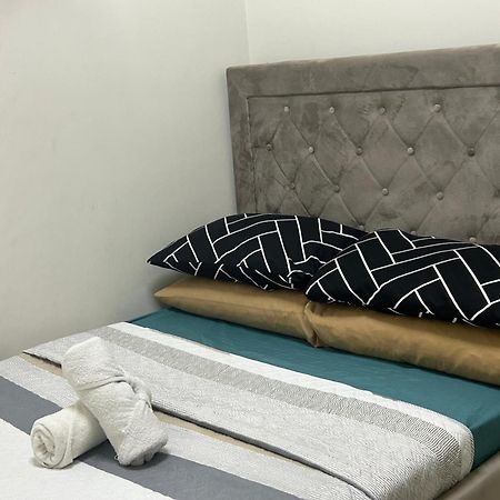 2Br Coast Residences Manila Exterior photo