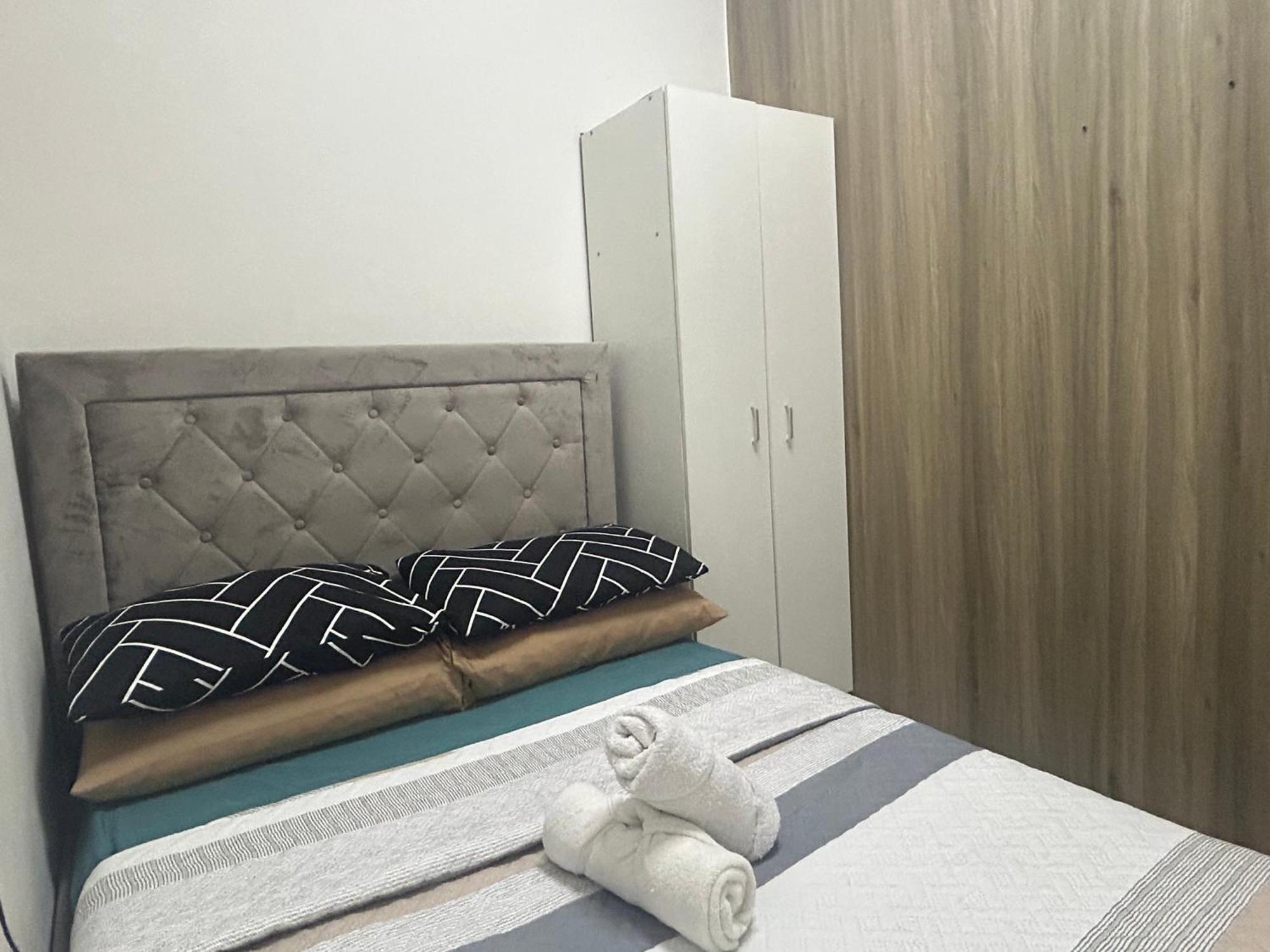 2Br Coast Residences Manila Exterior photo