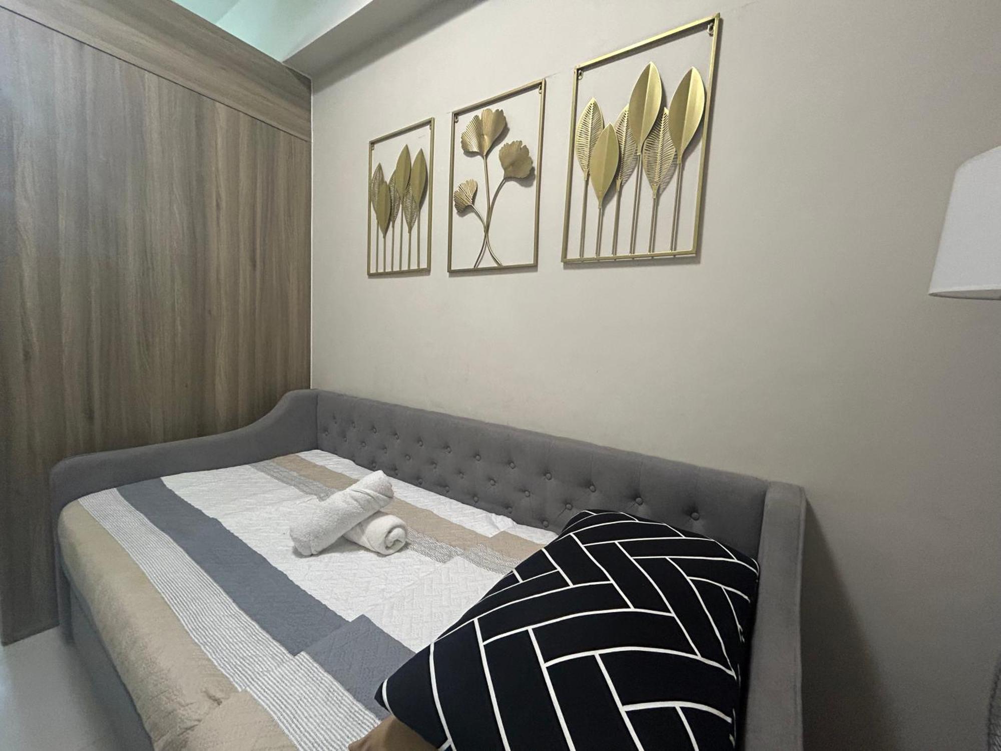 2Br Coast Residences Manila Exterior photo