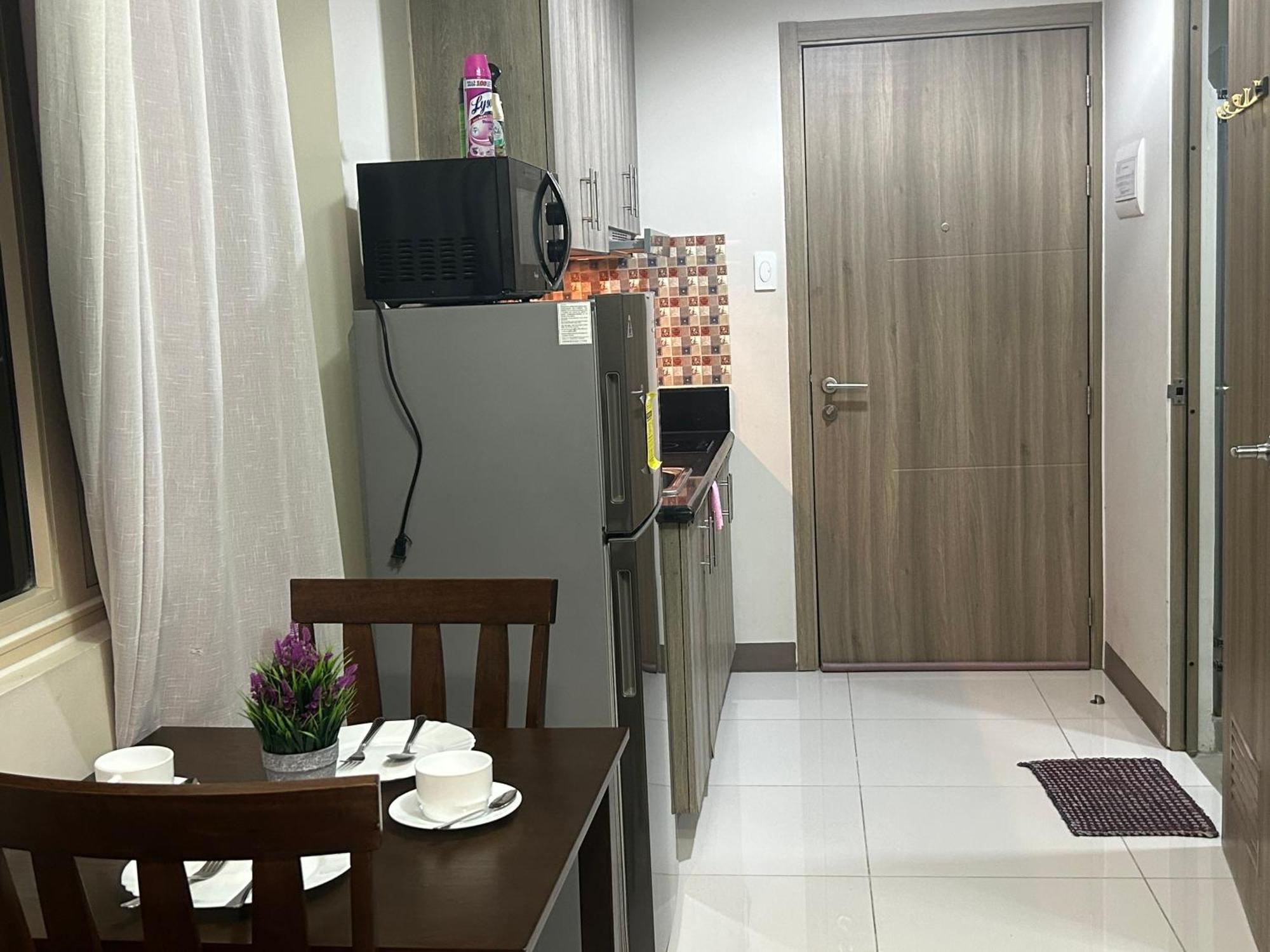 2Br Coast Residences Manila Exterior photo