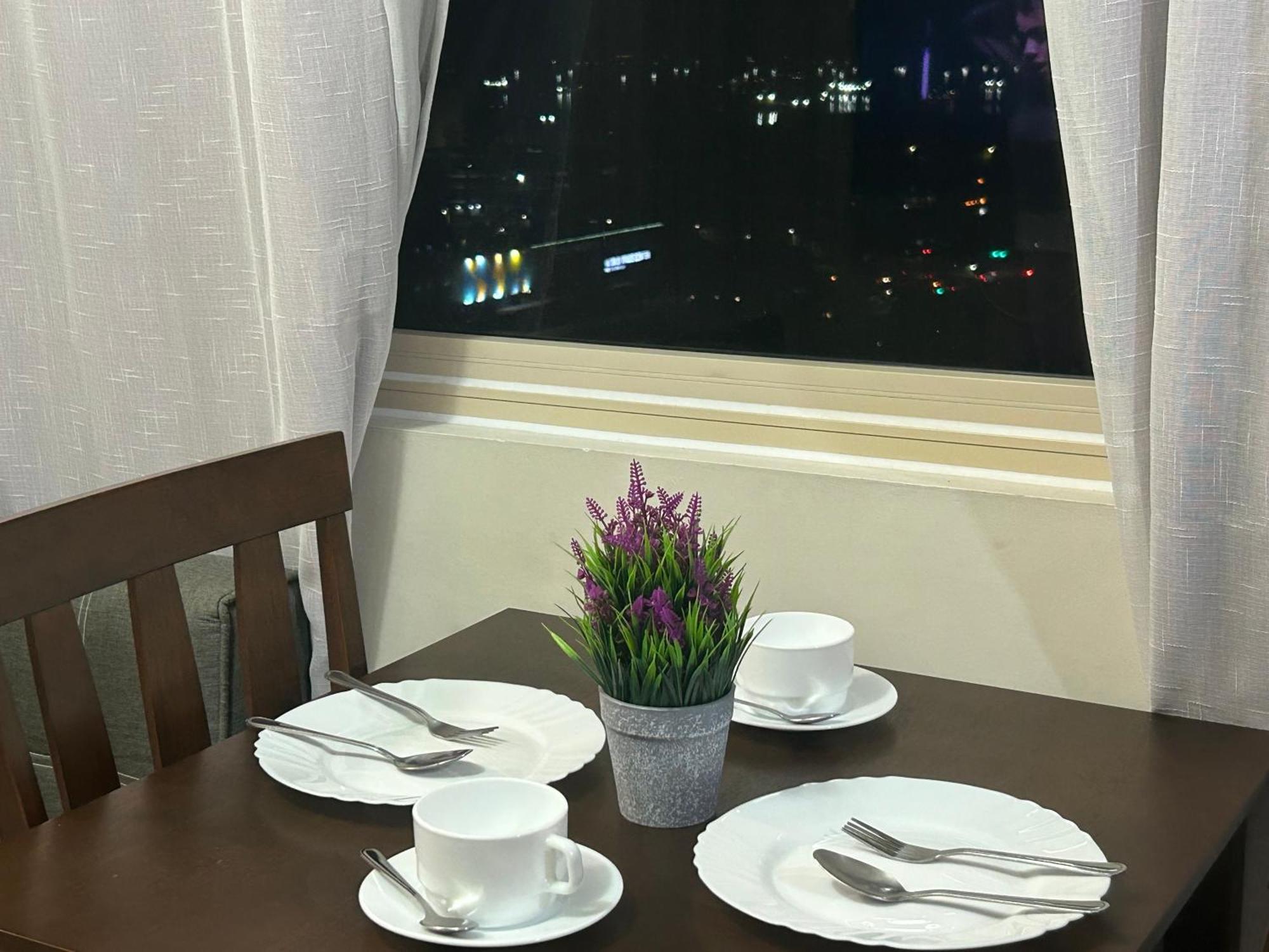 2Br Coast Residences Manila Exterior photo
